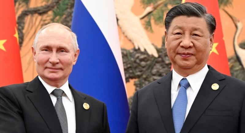 Az orosz elnök azt állítja kínai látogatására készülve, hogy kész Ukrajnáról tárgyalni