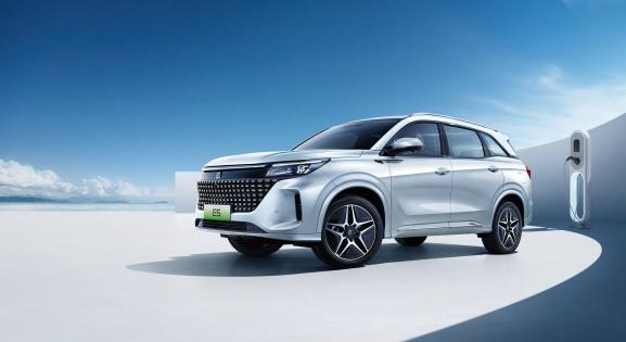 Két új kínai autómárka is érkezik a magyar piacra