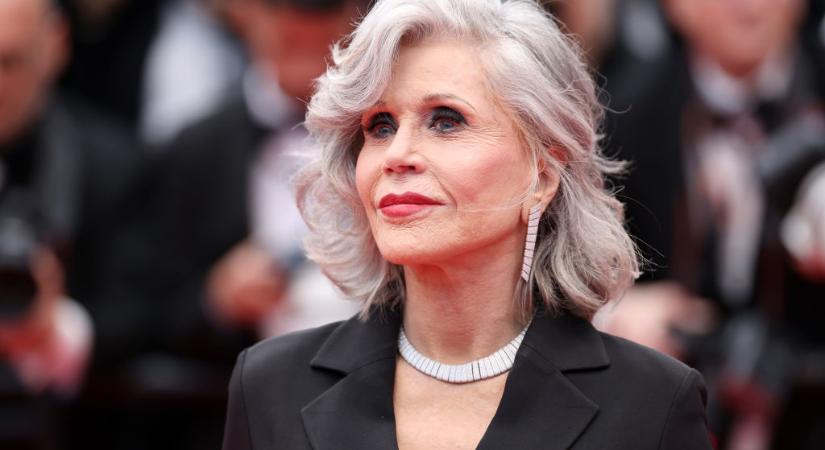 Jane Fonda idén is mindenkit túlragyogott a cannes-i filmfesztiválon – mutatjuk az 5 legszebb ruháját