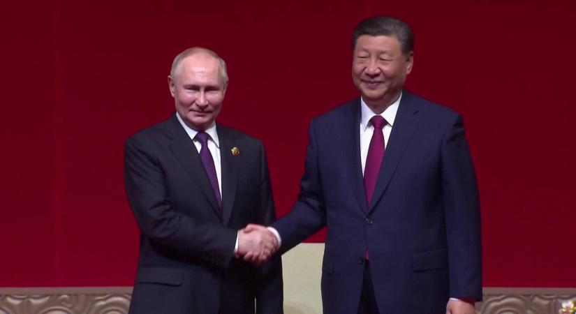Megérkezett Kínába Vlagyimir Putyin orosz elnök  videó