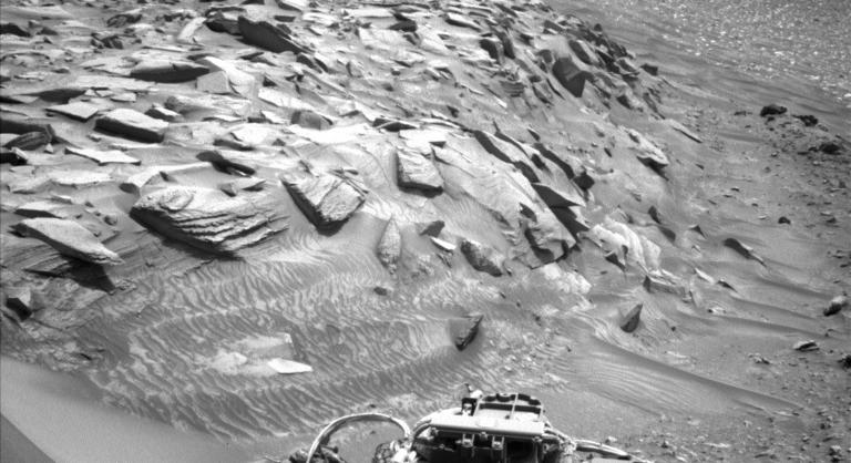 Folyómederben halad tovább a NASA marsjárója, a Curiosity