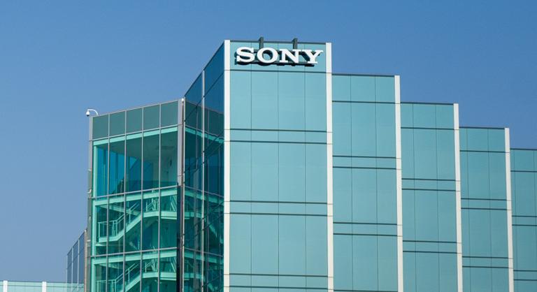 Megfenyegette a Sony a mesterséges intelligenciát fejlesztő cégeket
