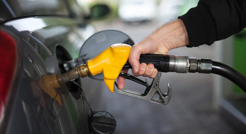 Itt a bejelentés a hazai üzemanyagárakról: lélektani határt léphetünk át hamarosan