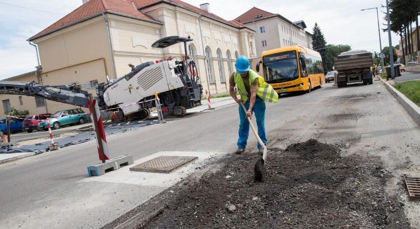 Folytatódik a Kosztolányi utca kétirányúsítása Zalaegerszegen