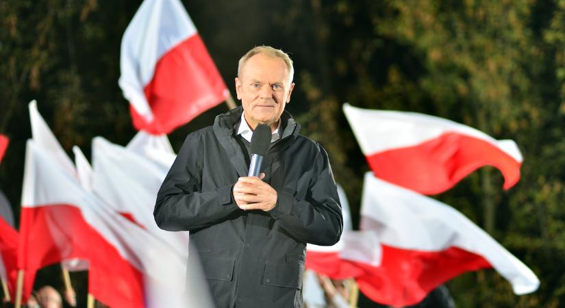 Donald Tusk: Lengyelország 2,5 milliárd dollárt fordít a keleti határvédelem megerősítésére