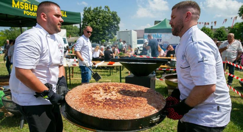 Magyar rekord: több mint 200 kilós hamburger készült Lajosmizsén – galériával, videóval