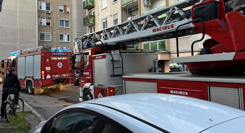Tűz ütött ki egy lakásban szombaton este a debreceni Görgey utcán